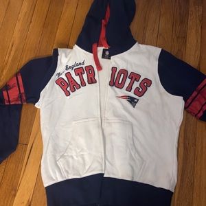 Patriots zip up